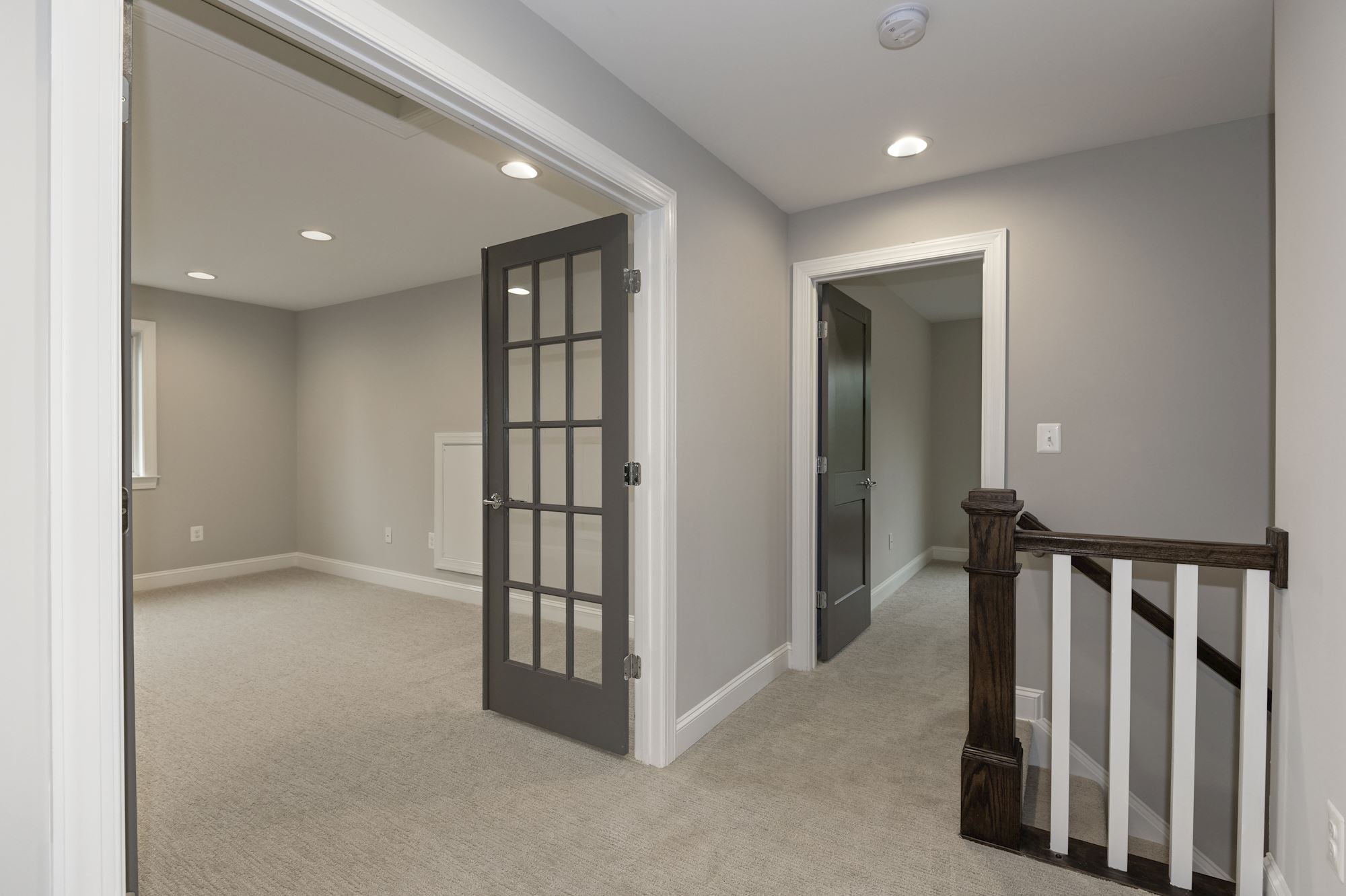 3rd Floor -1,000 square feet + full bath